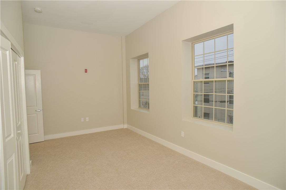 39 Webster Street, Unit 301 Pawtucket, RI 02860 - Photo 12 of 13 Gallery Image 12
