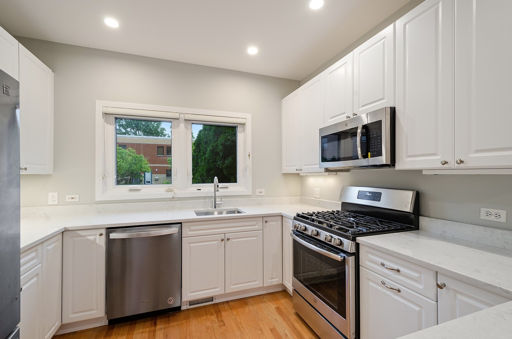 1889 Maple Avenue, Unit W8 Evanston, IL 60201 - Photo 13 of 41