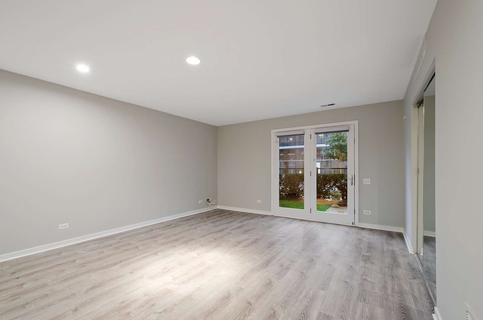 1889 Maple Avenue, Unit W8 Evanston, IL 60201 - Photo 16 of 41