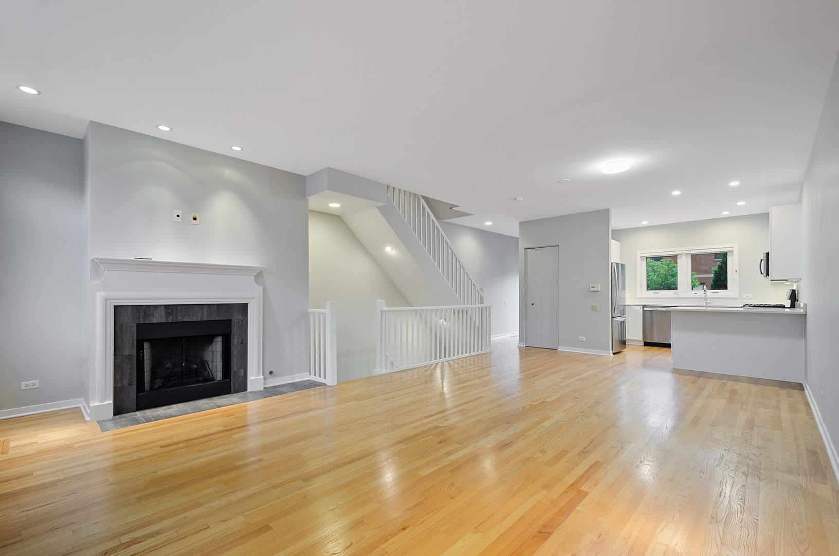 1889 Maple Avenue, Unit W8 Evanston, IL 60201 - Photo 8 of 41
