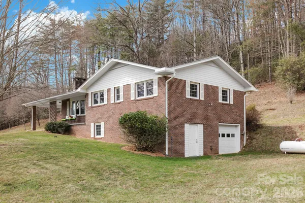 $395,000 | 93 Lusitano Dr Lake, Lake Toxaway, NC 28747