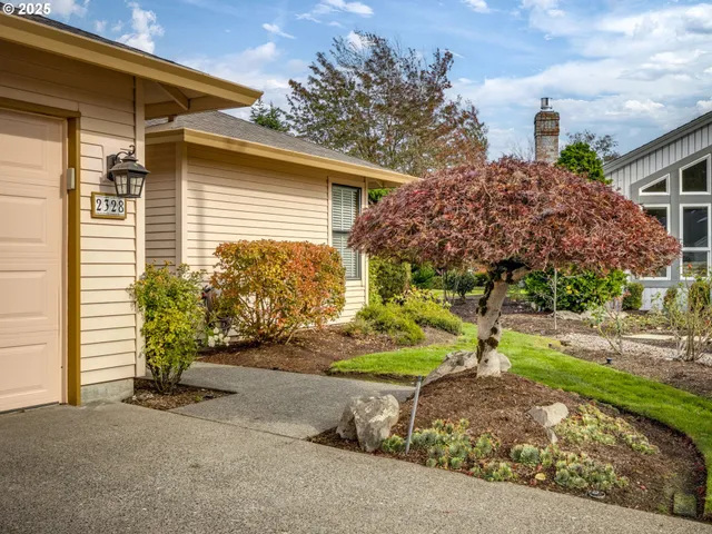 $500,000 | 2328 Northeast 156th Place, Portland, OR 97230