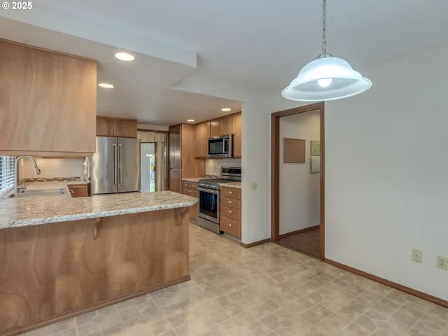 $500,000 | 2328 Northeast 156th Place, Portland, OR 97230