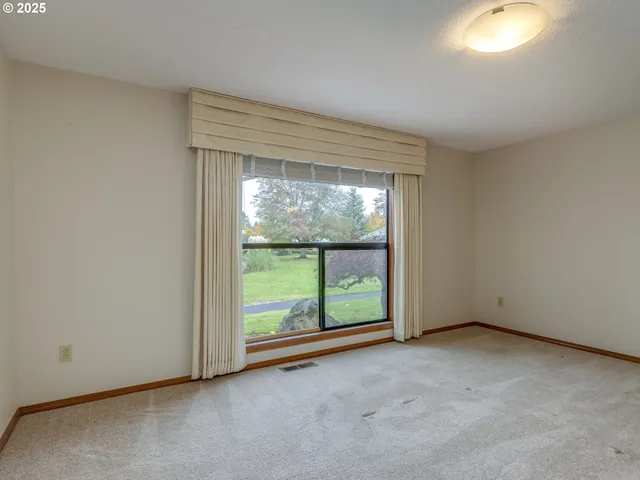 $500,000 | 2328 Northeast 156th Place, Portland, OR 97230