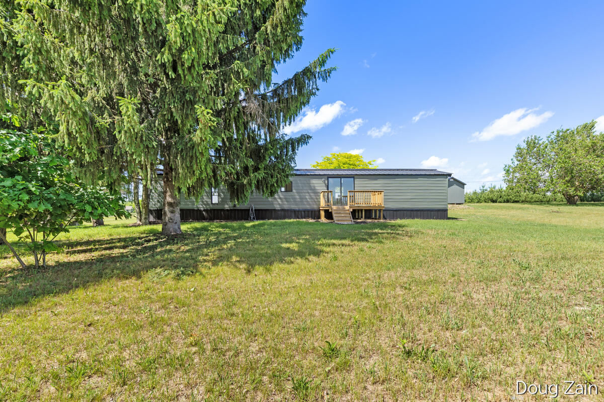 1595 North County Line Road Six Lakes, MI 48886 - Photo 31 of 33