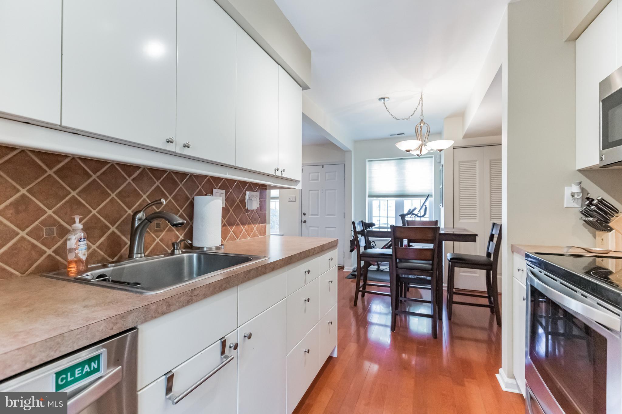 315 Ripka Street, Unit P Philadelphia, PA 19128 - Photo 8 of 15 Kitchen