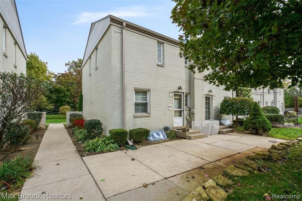 1652 Graefield Road Birmingham, MI 48009 - Photo 21 of 25