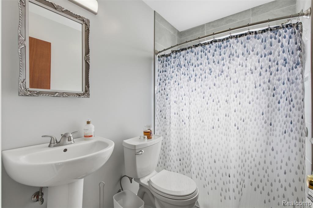 9290 Allen Road Allen Park, MI 48101 - Photo 11 of 18 Gallery Image 11