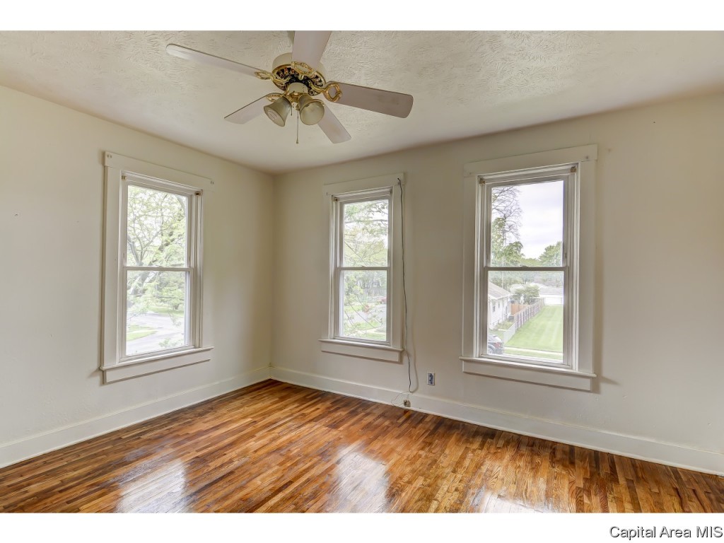 1104 Osburn Avenue Springfield, IL 62702 - Photo 6 of 11