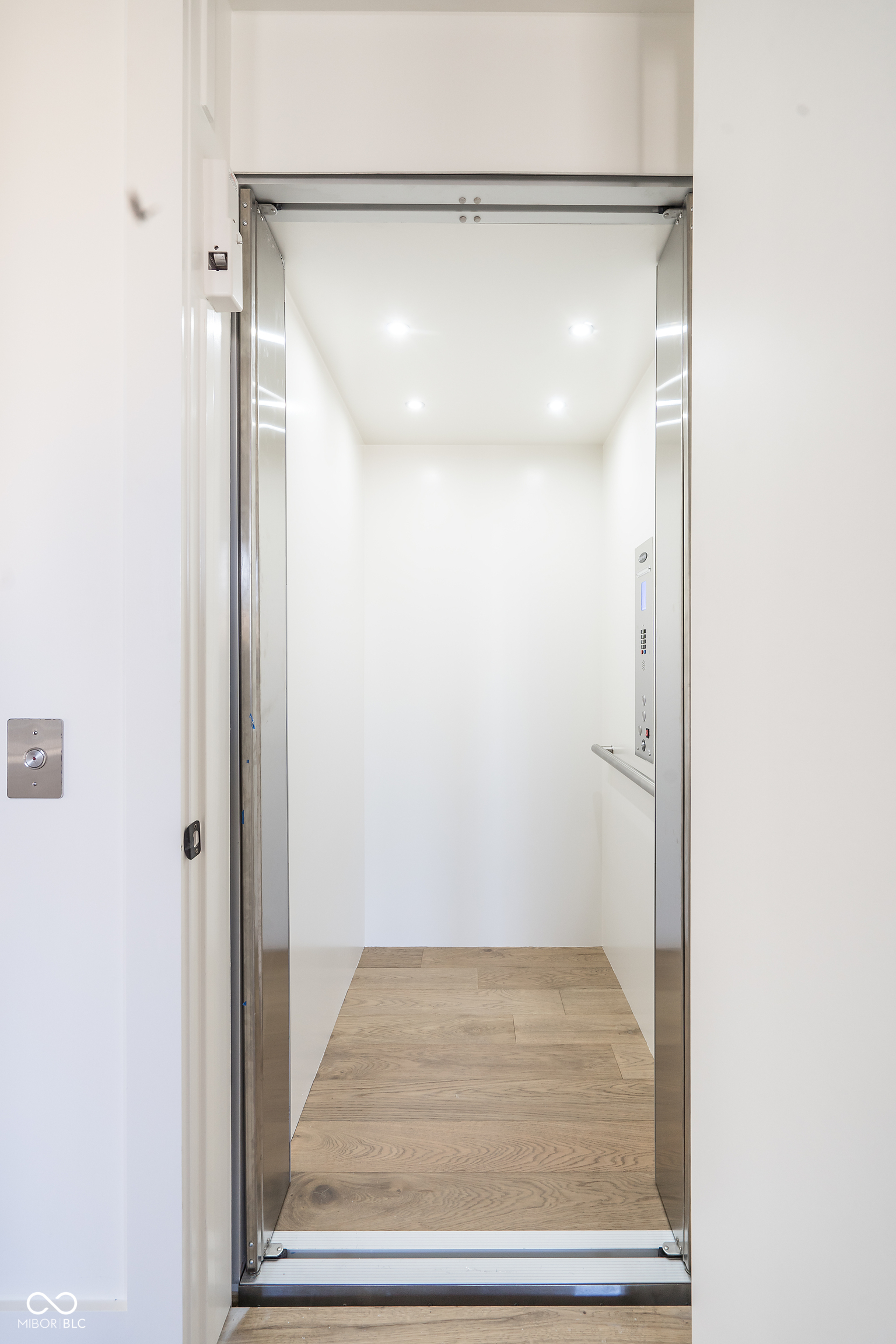 11904 Spring Mill Road Carmel, IN 46032 - Photo 23 of 49