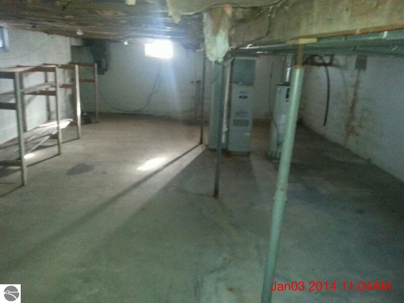 2121 Howard City Edmore Road Six Lakes, MI 48886 - Photo 11 of 14 1779977-10.JPG
