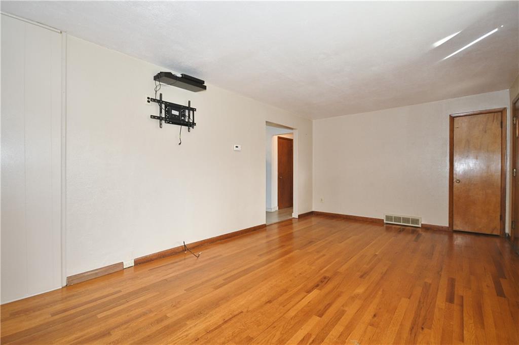 4696 Williamsport Road Monongahela, PA 15063 - Photo 3 of 25 Gallery Image 3