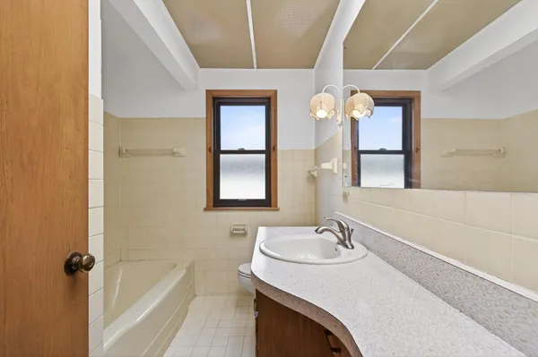 $320,000 | 2009 Wheeler Street North, Roseville, MN 55113