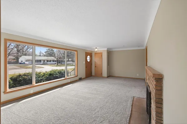 $320,000 | 2009 Wheeler Street North, Roseville, MN 55113