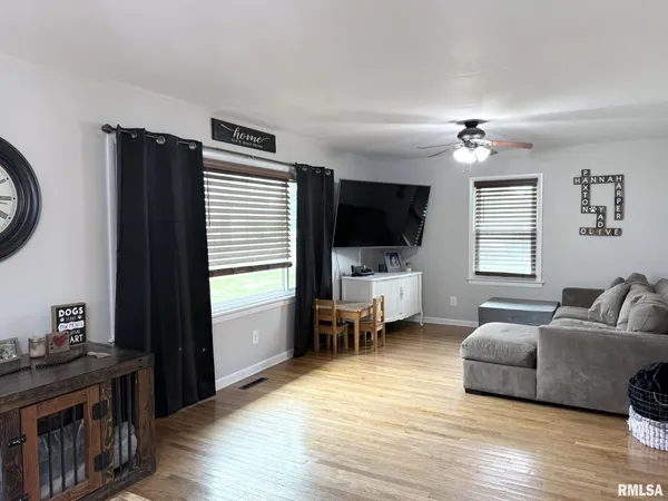 $179,900 | 516 East South Street, Knoxville, IL 61448