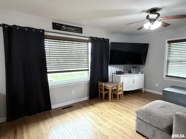 $179,900 | 516 East South Street, Knoxville, IL 61448