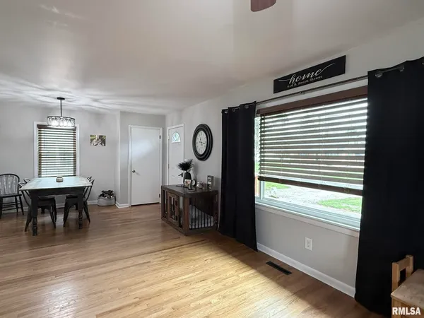 $179,900 | 516 East South Street, Knoxville, IL 61448