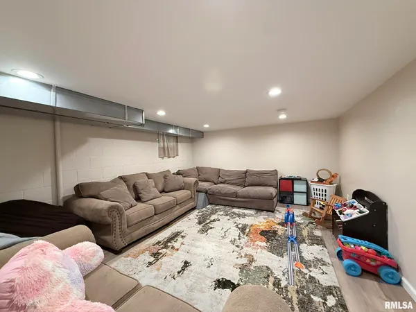 $179,900 | 516 East South Street, Knoxville, IL 61448