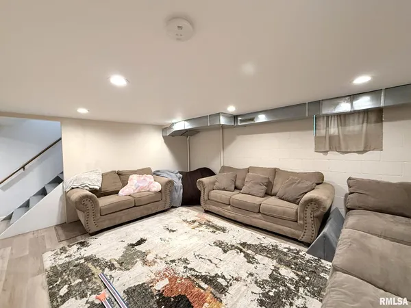 $179,900 | 516 East South Street, Knoxville, IL 61448