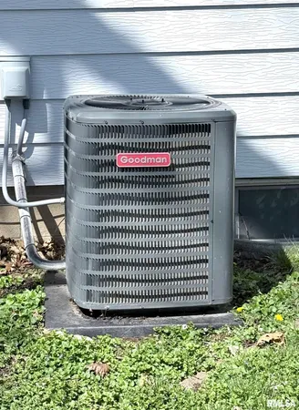 $179,900 | 516 East South Street, Knoxville, IL 61448