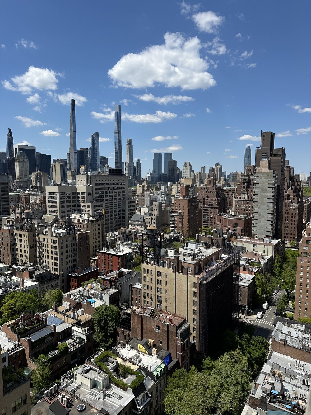 190 East 72nd Street, Unit 27D Manhattan, NY 10021 - Photo 3 of 13