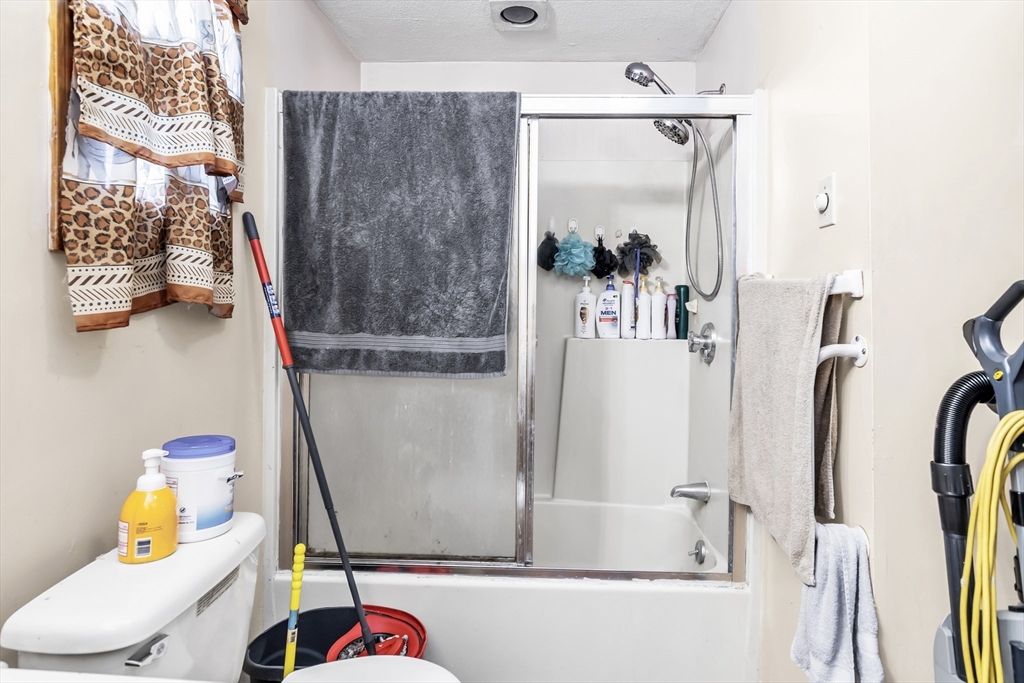 141 Spruce Street Lawrence, MA 01841 - Photo 15 of 27