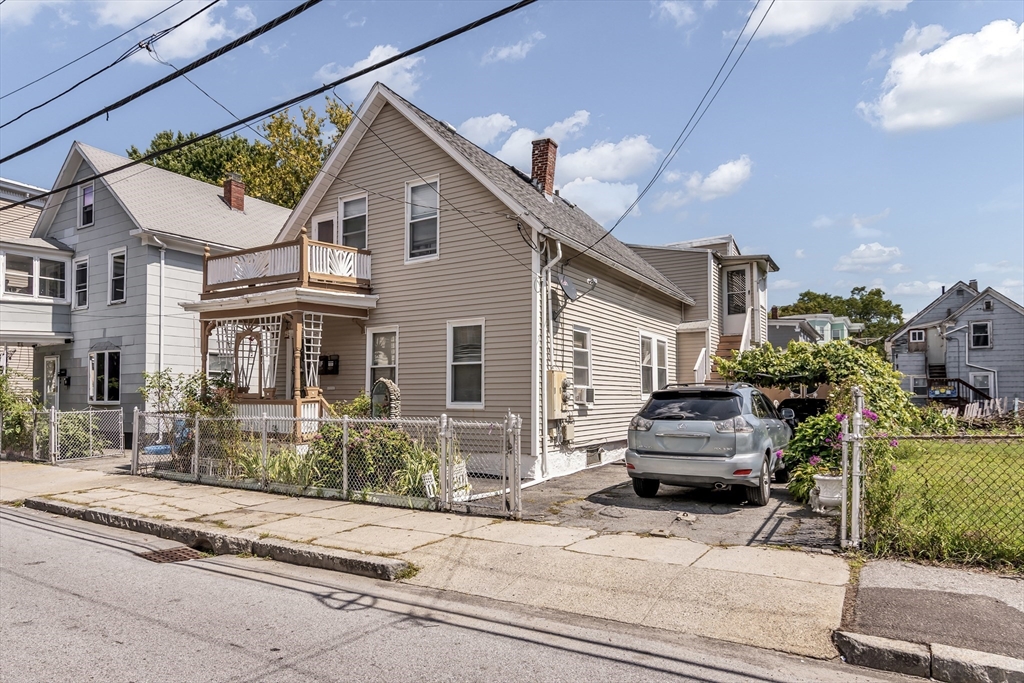 141 Spruce Street Lawrence, MA 01841 - Photo 3 of 27