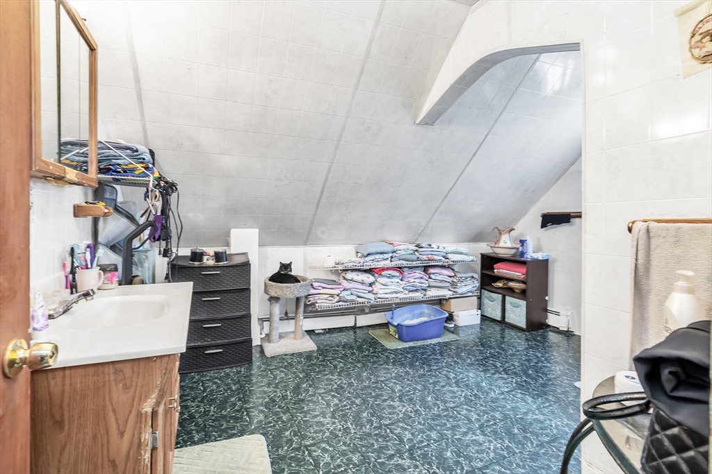 141 Spruce Street Lawrence, MA 01841 - Photo 4 of 27