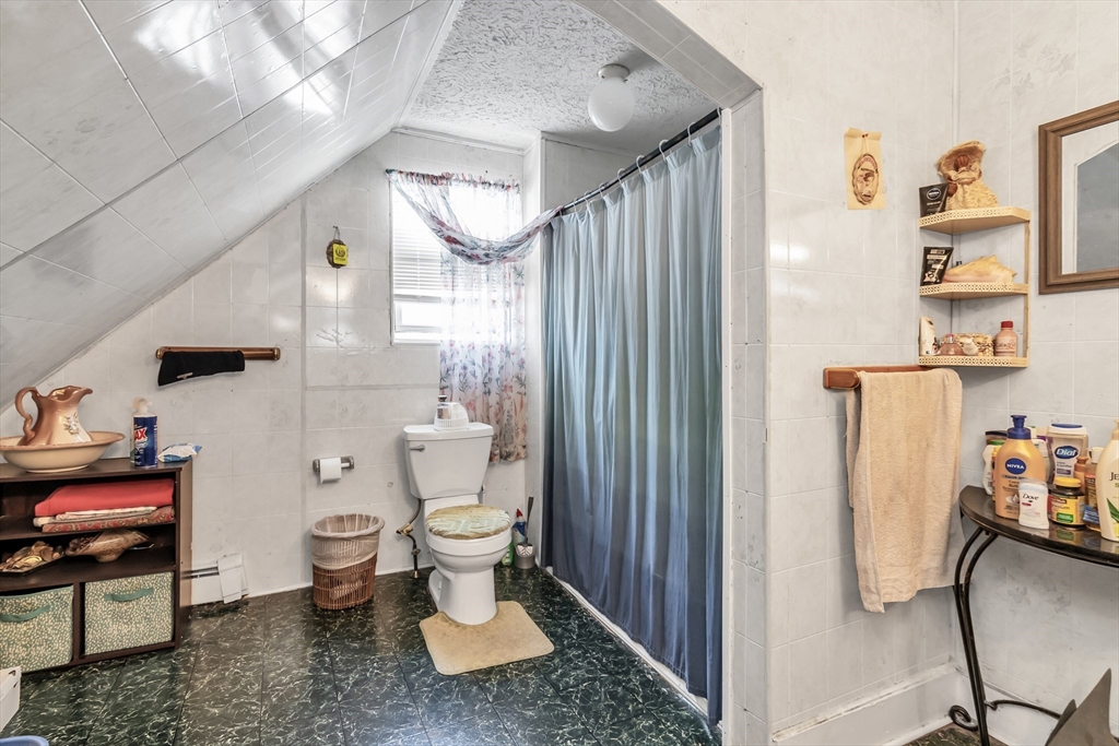 141 Spruce Street Lawrence, MA 01841 - Photo 6 of 27