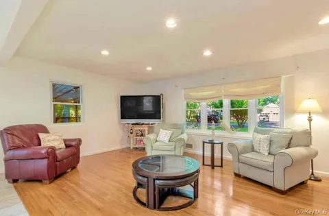 $699,000 | 430 Grove Road, Southold, NY 11971