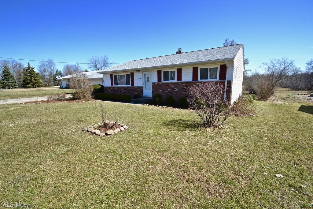 19113 Howe Road Strongsville, OH 44136 - Photo 2 of 21