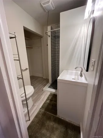 $1,600 | 66 Worrall Avenue, Unit 2, Poughkeepsie, NY 12603