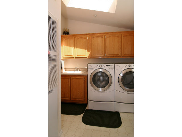 371 Vega Road Watsonville, CA 95076 - Photo 9 of 25 Gallery Image 9