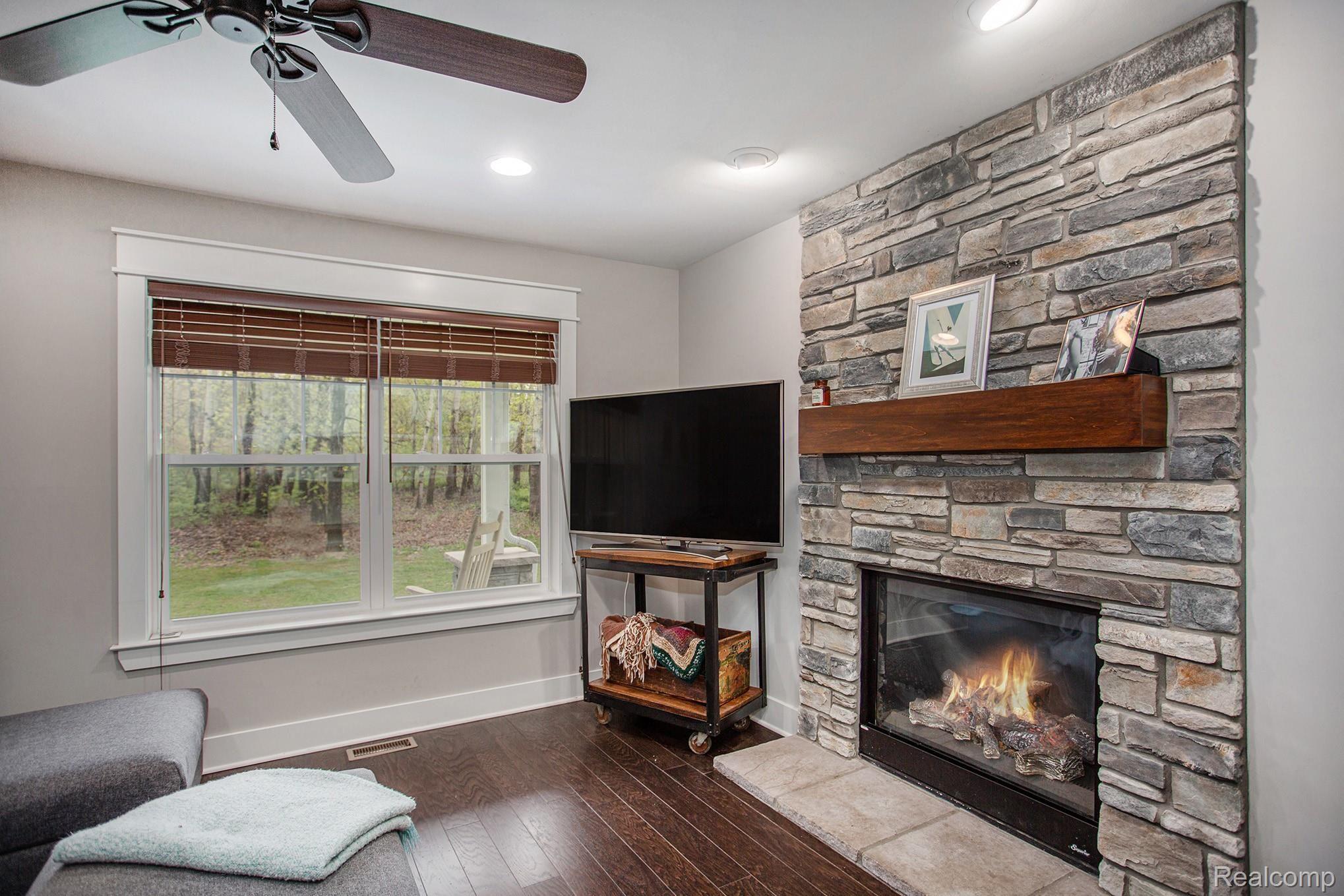 600 North Hughes Road Howell, MI 48843 - Photo 5 of 33 13.jpg