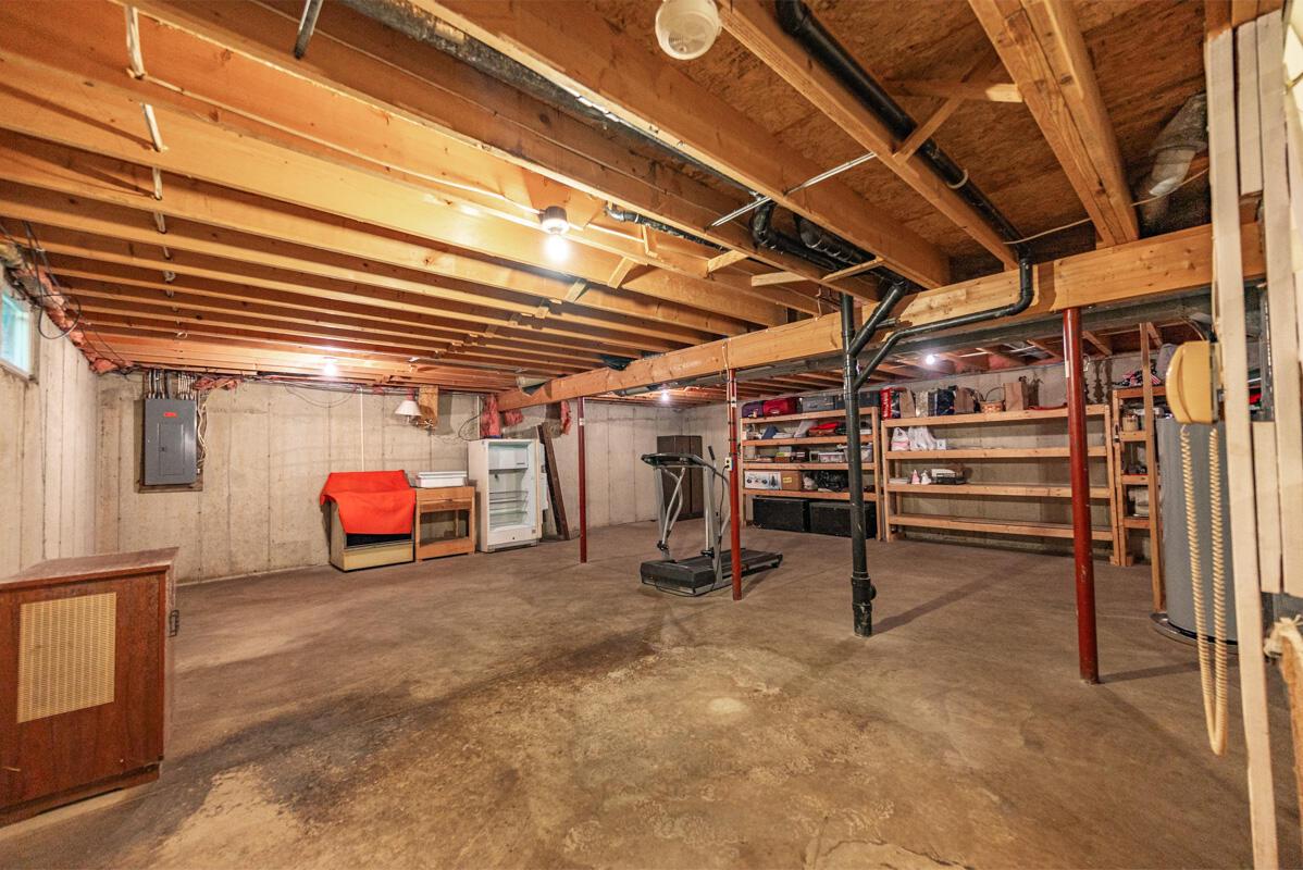 6340 Bale Kenyon Road Lewis Center, OH 43035 - Photo 26 of 41 Basement w/ steel I beams