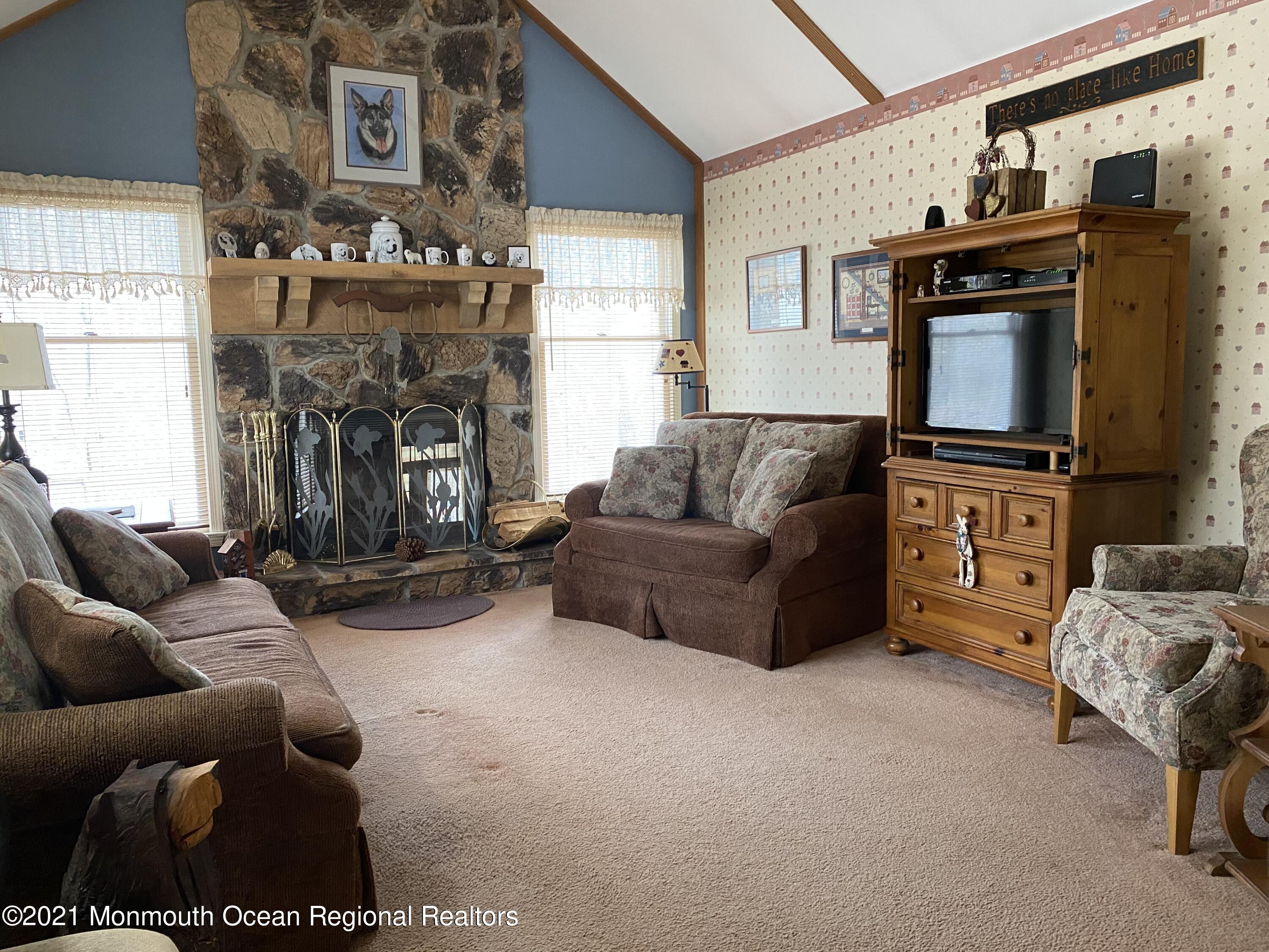 7 Rue Monet Jackson, NJ 08527 - Photo 14 of 28 Family Room