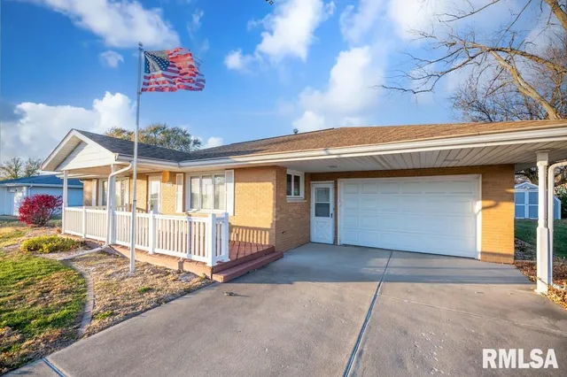 $164,900 | 2447 Centennial Drive, Washington, IL 61571