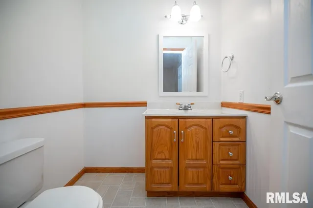 $164,900 | 2447 Centennial Drive, Washington, IL 61571