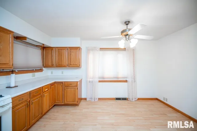 $164,900 | 2447 Centennial Drive, Washington, IL 61571