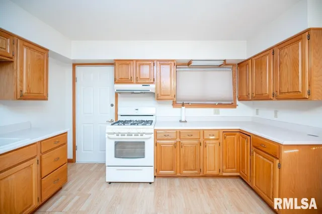 $164,900 | 2447 Centennial Drive, Washington, IL 61571