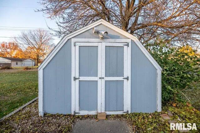 $164,900 | 2447 Centennial Drive, Washington, IL 61571