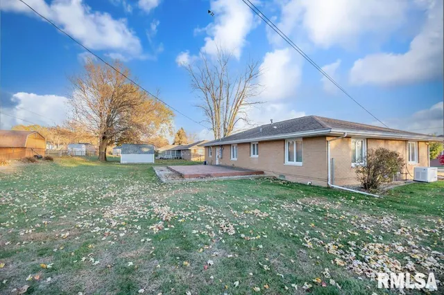 $164,900 | 2447 Centennial Drive, Washington, IL 61571