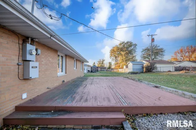 $164,900 | 2447 Centennial Drive, Washington, IL 61571