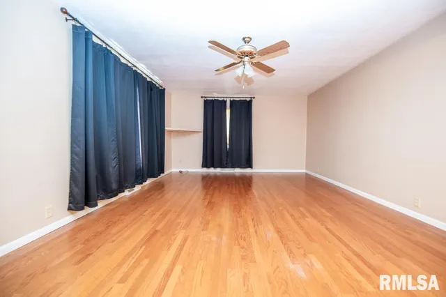 $164,900 | 2447 Centennial Drive, Washington, IL 61571