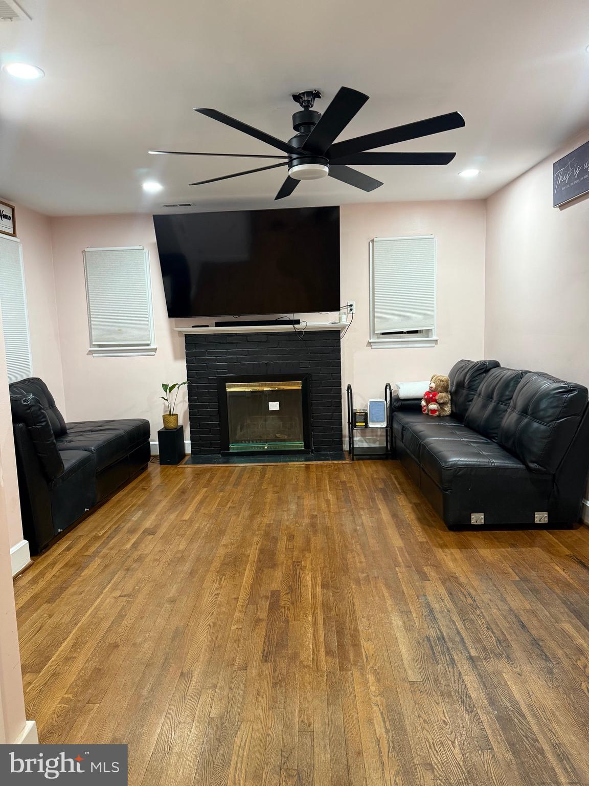 328 Bryan Place Hagerstown, MD 21740 - Photo 4 of 24 a living room with furniture and a flat screen tv