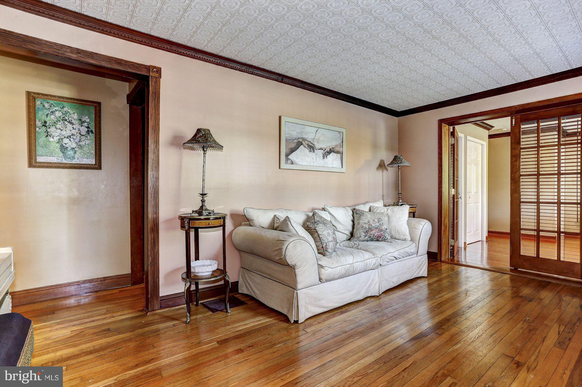 8509 High Ridge Road Ellicott City, MD 21043 - Photo 5 of 30 Living Room