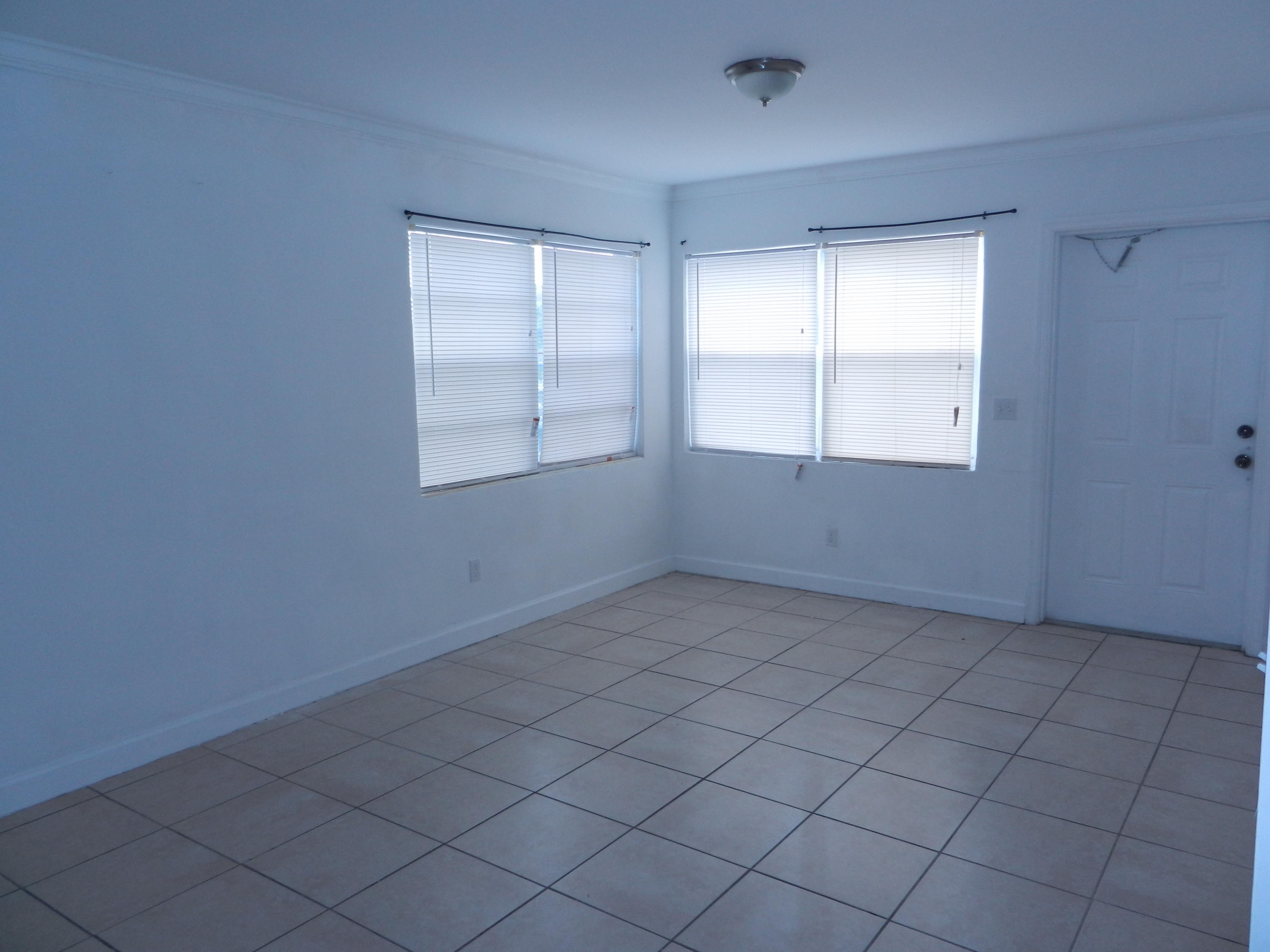 3740 Avenue South Riviera Beach, FL 33404 - Photo 2 of 11 DSCN8748