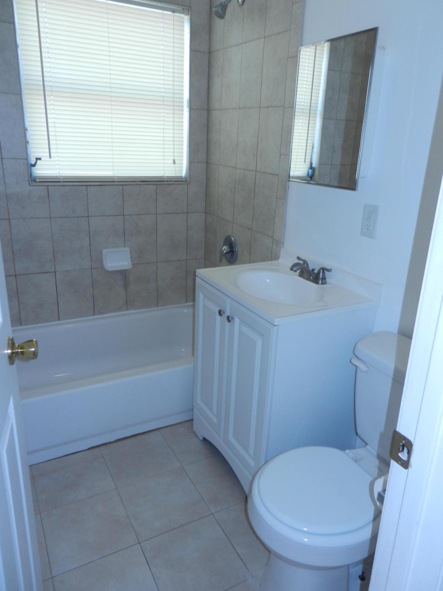 3740 Avenue South Riviera Beach, FL 33404 - Photo 6 of 11 DSCN8724