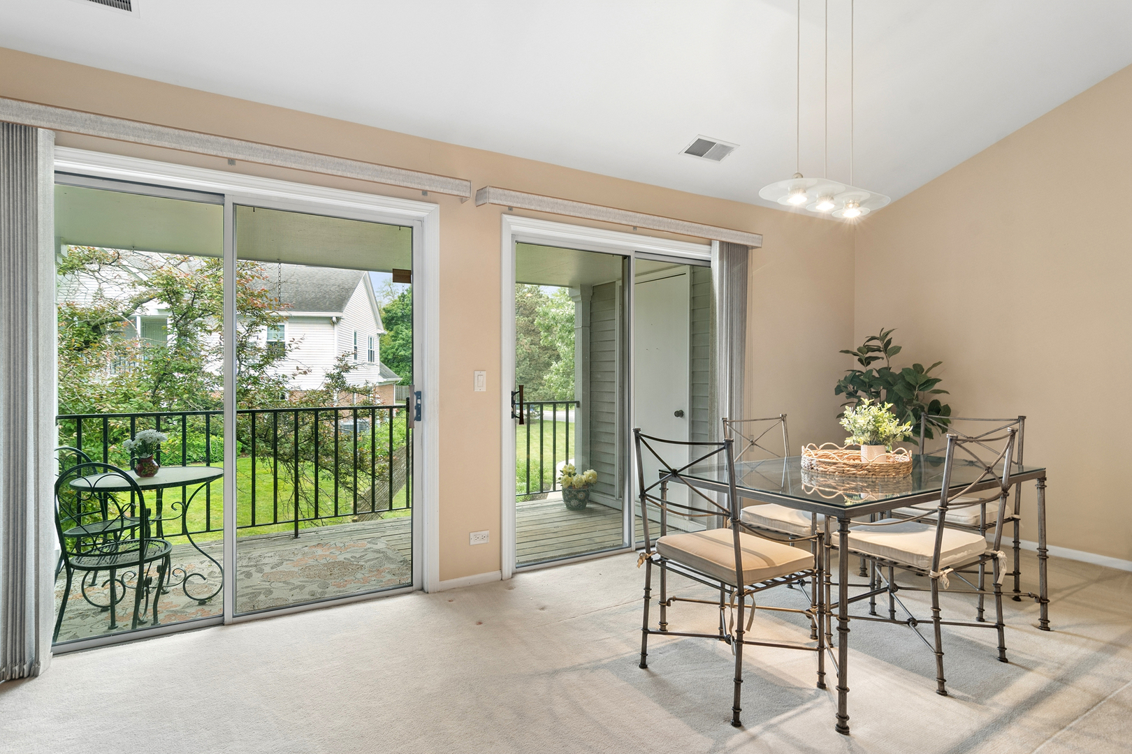 1007 Butternut Lane, Unit D Mount Prospect, IL 60056 - Photo 5 of 24