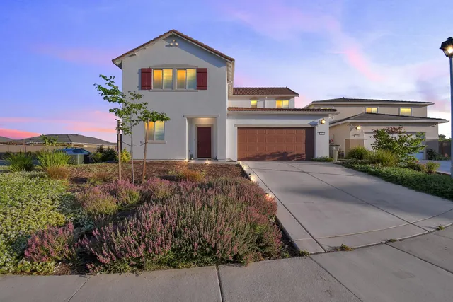 $569,900 | 2032 Gatlin Court, Plumas Lake, CA 95961